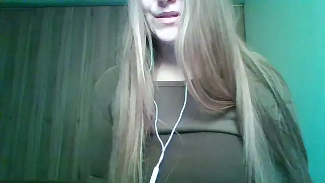 Snapshot of Evasapples chatting on 1, 2, 2026 Evasapples online show from 1, 2, 2026