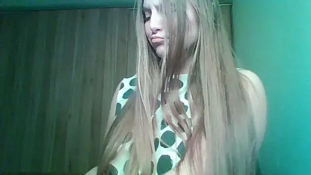 Snapshot of Evasapples chatting on 8, 2, 2026 Evasapples online show from 8, 2, 2026