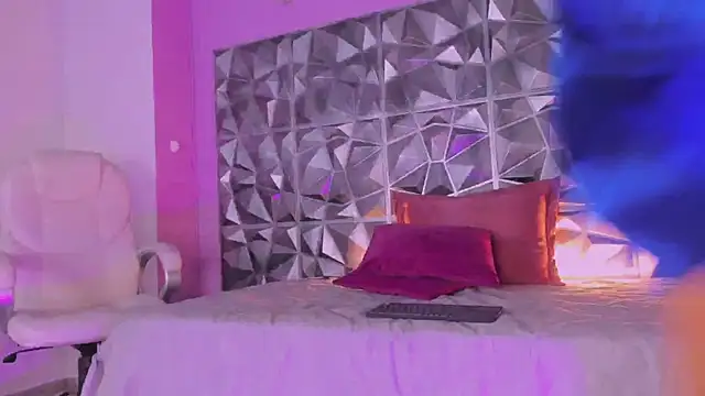 keendaall online show from 12, 3, 2025