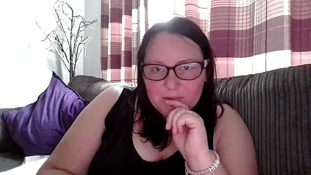 Curvy-Clare-30 online show from 2, 8, 2026
