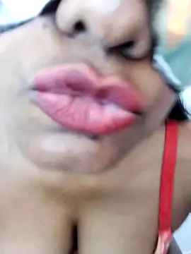 Snapshot of Zaraangle chatting on 12, 11, 2025 Zaraangle online show from 12, 11, 2025