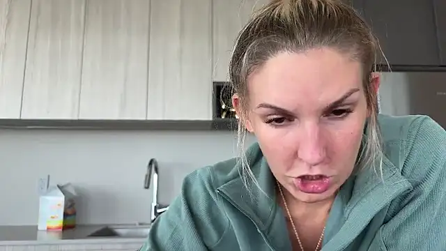 Graciemae baexx online show from 13, 9, 2025