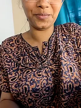 Snapshot of Sexy-Shalinii chatting on 26, 4, 2026 Sexy-Shalinii online show from 26, 4, 2026