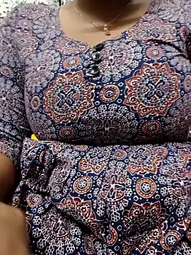 Snapshot of Sexy-Shalinii chatting on 3, 5, 2026 Sexy-Shalinii online show from 3, 5, 2026