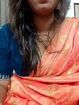 Snapshot of Sexy-Shalinii chatting on 5, 5, 2026 Sexy-Shalinii online show from 5, 5, 2026