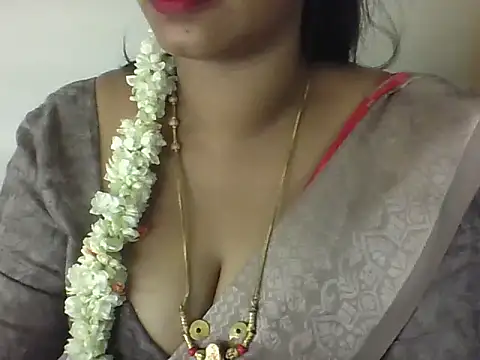 Snapshot of Sexy-Shalinii chatting on 29, 5, 2026 Sexy-Shalinii online show from 29, 5, 2026
