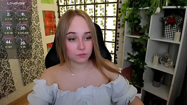 LianaBright online show from 9, 3, 2025