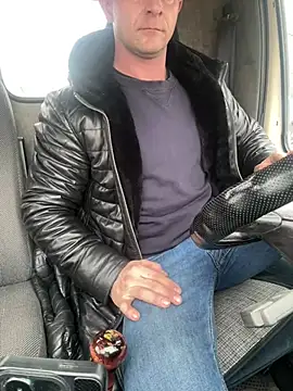 Snapshot of AlexGWoW chatting on 24, 1, 2025 AlexGWoW online show from 24, 1, 2025