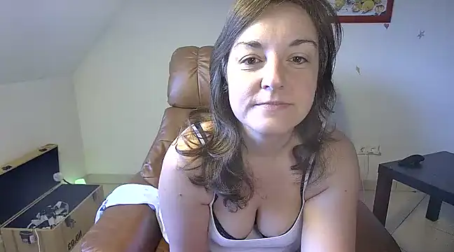 Snapshot of stunning_Rosi chatting on 8, 3, 2025 stunning Rosi online show from 8, 3, 2025