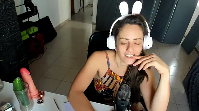 Snapshot of jessiburningheels chatting on 28, 2, 2025 jessiburningheels online show from 28, 2, 2025