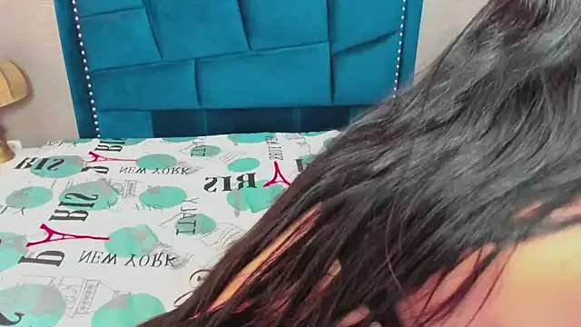 Snapshot of MaiteFlores chatting on 4, 2, 2026 MaiteFlores online show from 4, 2, 2026