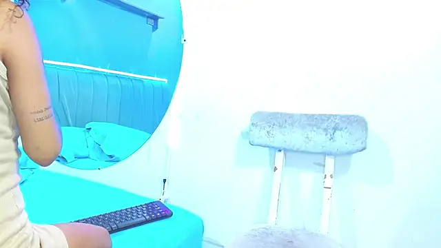 minimi naty online show from 11, 12, 2024