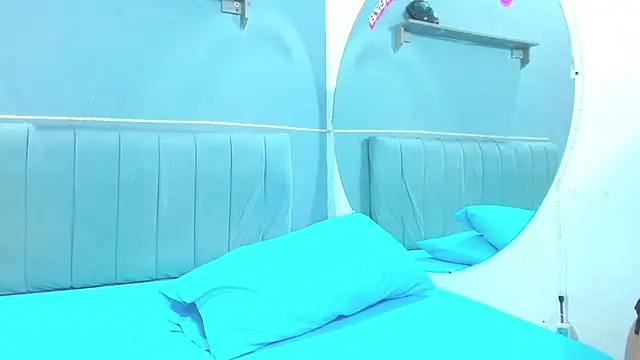 minimi naty online show from 28, 12, 2024