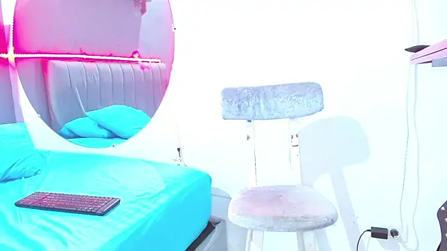 minimi naty online show from 23, 1, 2025