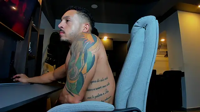 Snapshot of Maximo_Marcelo chatting on 15, 4, 2026 Maximo Marcelo online show from 15, 4, 2026