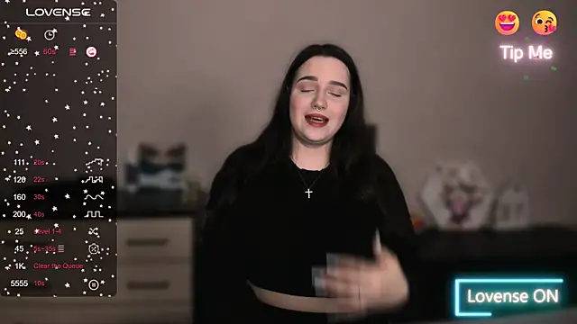 Snapshot of __Latisha__ chatting on 15, 10, 2025   Latisha   online show from 15, 10, 2025