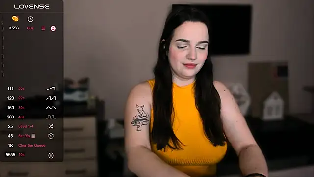 Snapshot of __Latisha__ chatting on 25, 10, 2025   Latisha   online show from 25, 10, 2025