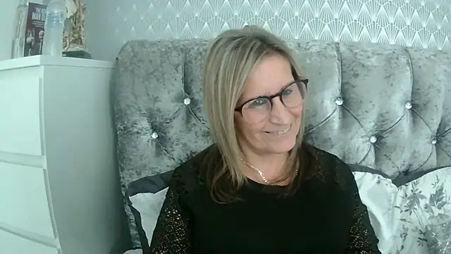 Additive Mature Linda online show from 19, 9, 2025