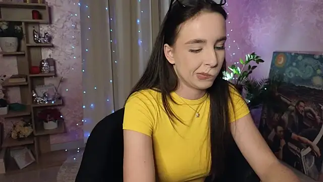 AuroraAksnesss online show from 11, 12, 2024