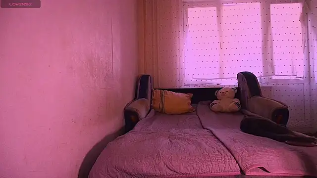 Snapshot of Chloe_strip chatting on 15, 9, 2025 Chloe strip online show from 15, 9, 2025