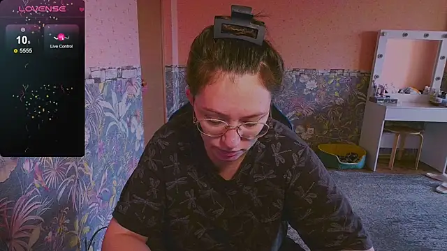 Snapshot of Chloe_strip chatting on 27, 9, 2025 Chloe strip online show from 27, 9, 2025