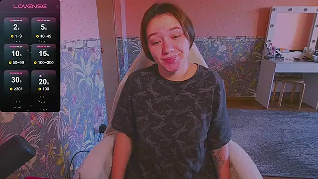 Snapshot of Chloe_strip chatting on 29, 9, 2025 Chloe strip online show from 29, 9, 2025