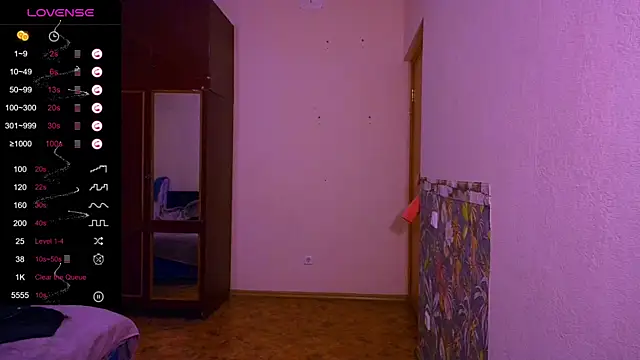 Chloe strip online show from 17, 10, 2025