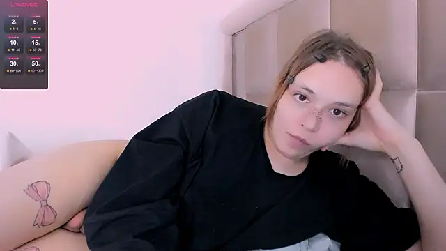 Snapshot of fem_to chatting on 5, 2, 2026 fem to online show from 5, 2, 2026