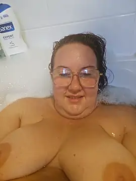 Snapshot of Bekahblows chatting on 8, 10, 2025 Bekahblows online show from 8, 10, 2025