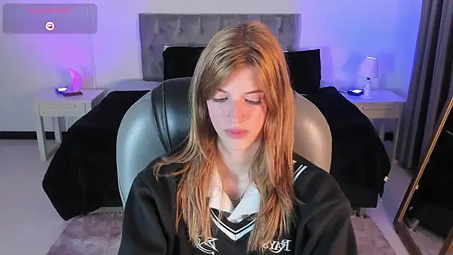 Nora Vennucci online show from 1, 3, 2025