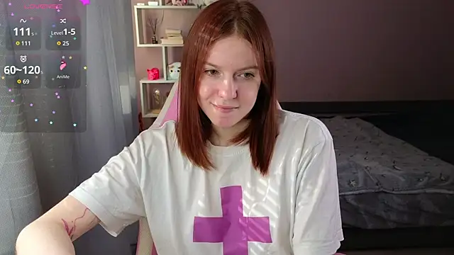Snapshot of CassieJuice69 chatting on 8, 5, 2026 CassieJuice69 online show from 8, 5, 2026