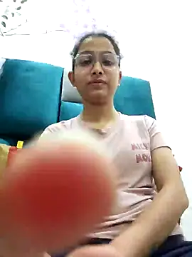 Snapshot of Aleena_Rai chatting on 12, 12, 2024 Aleena Rai online show from 12, 12, 2024