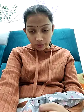 Snapshot of Aleena_Rai chatting on 15, 12, 2024 Aleena Rai online show from 15, 12, 2024