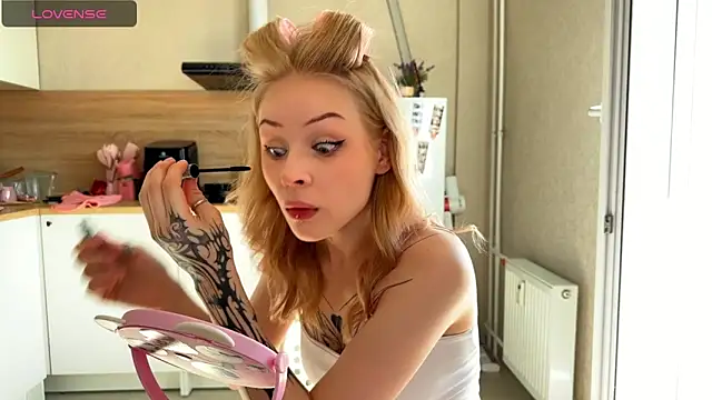 lisa barbie online show from 19, 5, 2026