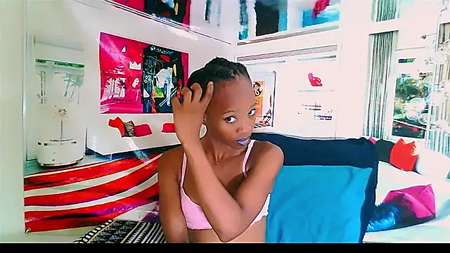 Snapshot of EbonyCreamy69 chatting on 18, 12, 2024 EbonyCreamy69 online show from 18, 12, 2024