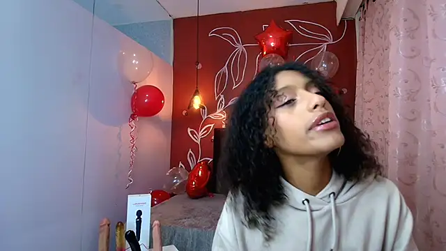 Zia Green online show from 18, 2, 2025