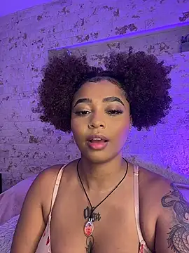 Snapshot of pamela_west chatting on 22, 5, 2026 pamela west online show from 22, 5, 2026