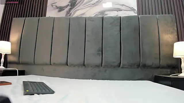 KarinaSimonz online show from 17, 4, 2026