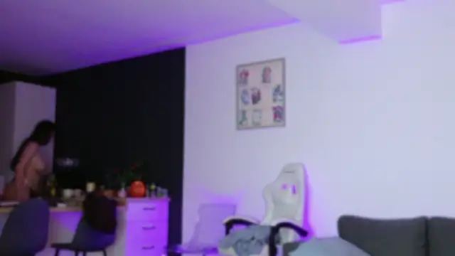 Snapshot of Lorennameliyy chatting on 2, 11, 2025 Lorennameliyy online show from 2, 11, 2025