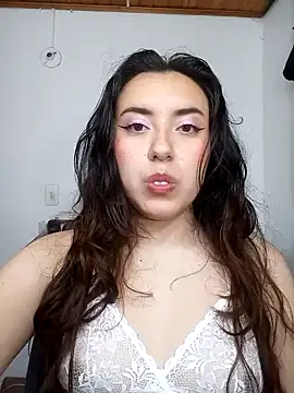 Emi chik online show from 15, 12, 2024