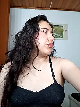 Emi chik online show from 9, 1, 2026