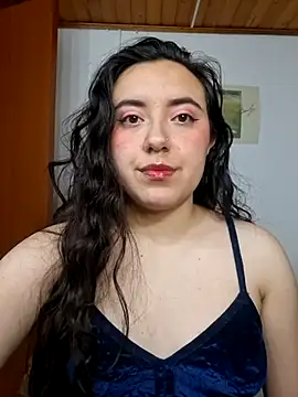 Emi chik online show from 25, 2, 2026