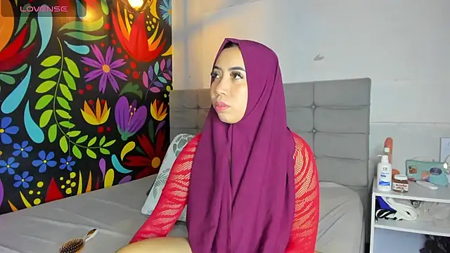 Snapshot of Sweet_hot_mia chatting on 13, 2, 2025 Sweet hot mia online show from 13, 2, 2025