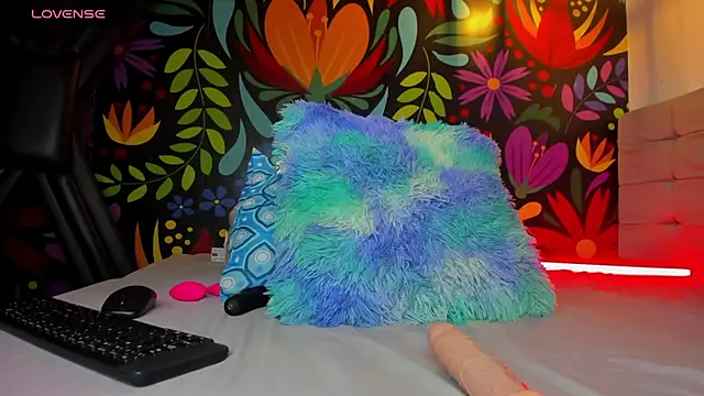 Snapshot of Sweet_hot_mia chatting on 15, 2, 2025 Sweet hot mia online show from 15, 2, 2025