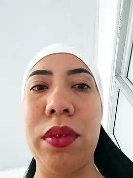 Snapshot of Sweet_hot_mia chatting on 18, 11, 2025 Sweet hot mia online show from 18, 11, 2025