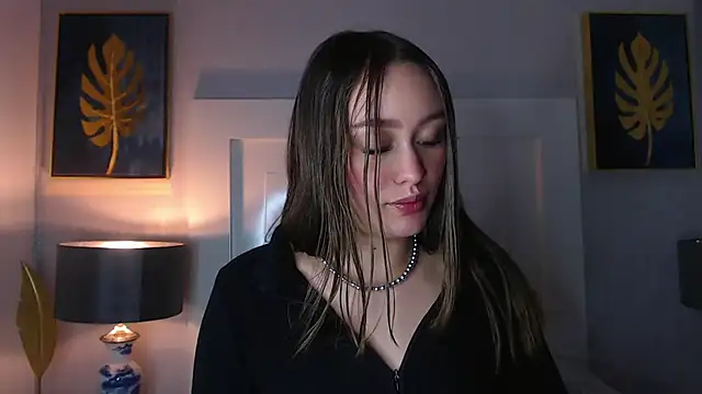 Ivyy Crystal online show from 18, 3, 2025