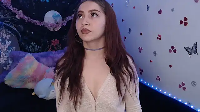 Snapshot of Emillyy_m chatting on 20, 9, 2025 Emillyy m online show from 20, 9, 2025