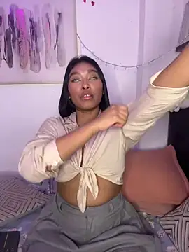 Snapshot of Isabella_fasilier chatting on 4, 3, 2025 Isabella fasilier online show from 4, 3, 2025