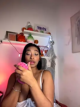 Snapshot of Isabella_fasilier chatting on 20, 10, 2025 Isabella fasilier online show from 20, 10, 2025