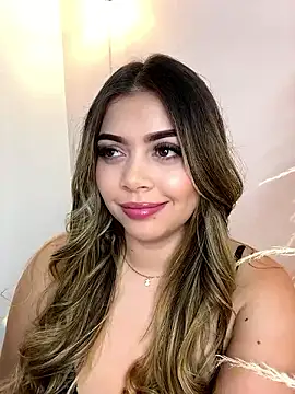 thaliafox  online show from 2, 12, 2024